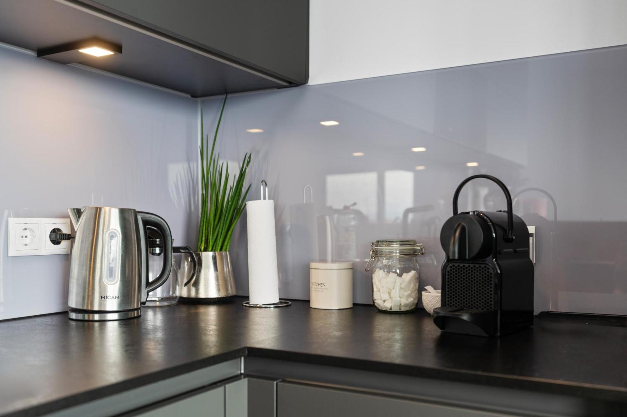 Anytime - Penthouse Mit Terrasse Und Bergsicht Apartment Friedrichshafen Exterior photo